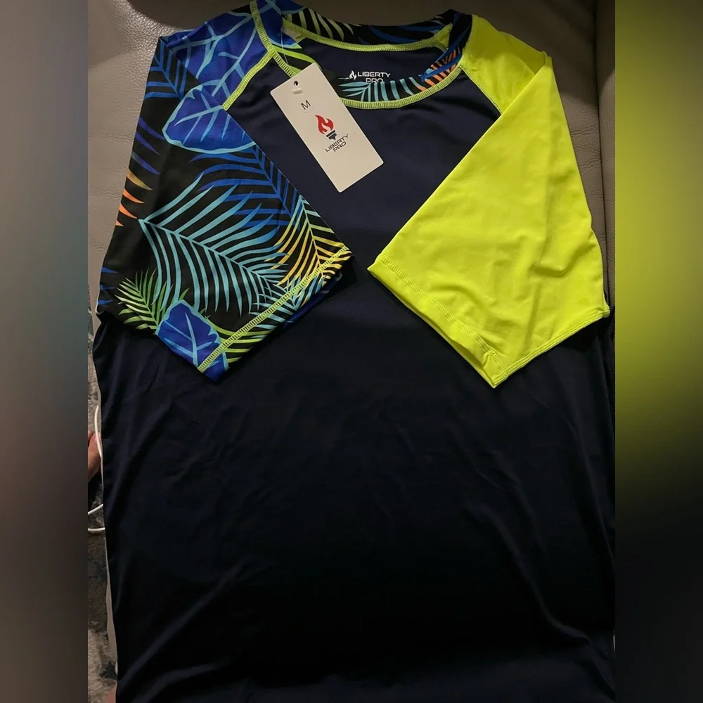 NWT Liberty Pro men’s tshirt - Picture 2 of 4